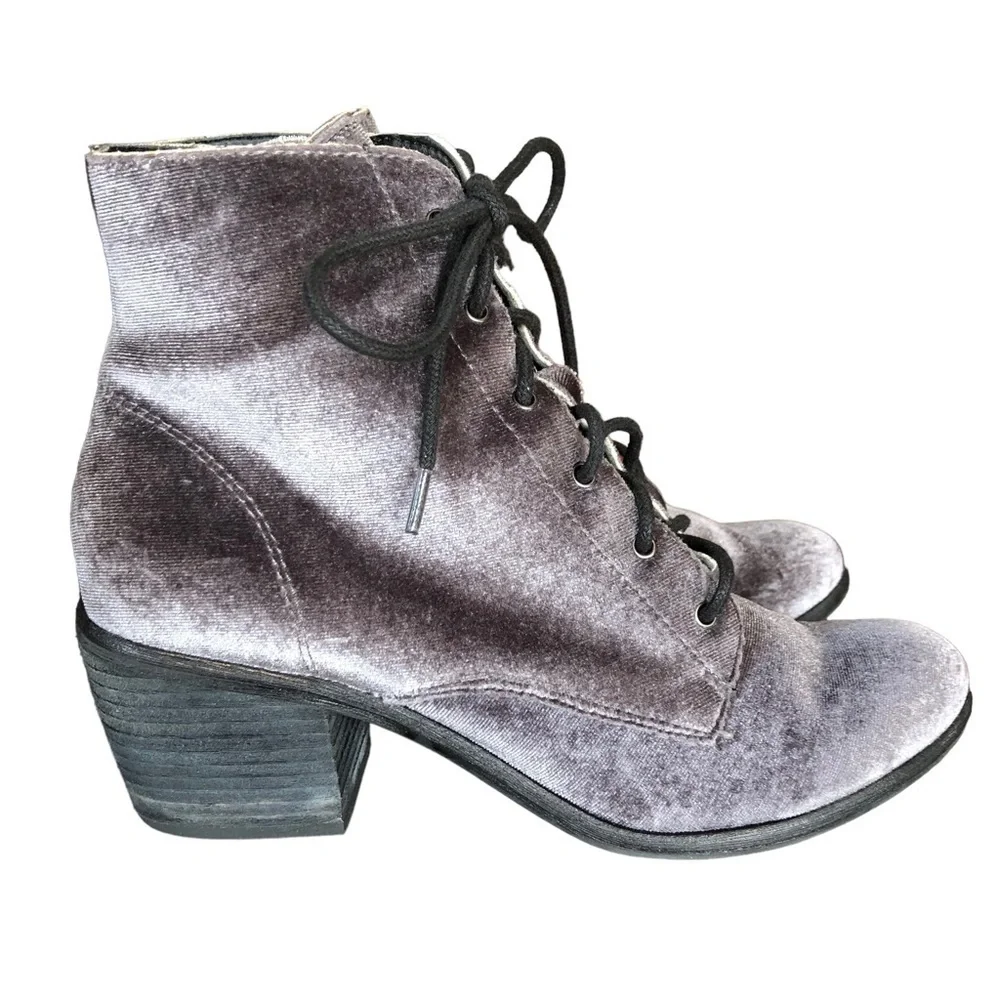 Dolce Vita Scotty Pewter Crushed Velvet Lace-Up Ankle Booties Block Heel 6.5